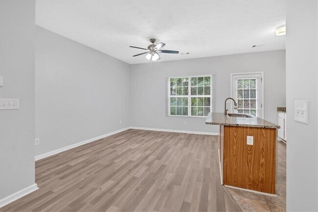 Building Photo - 1573 Eastern Sunrise Ln