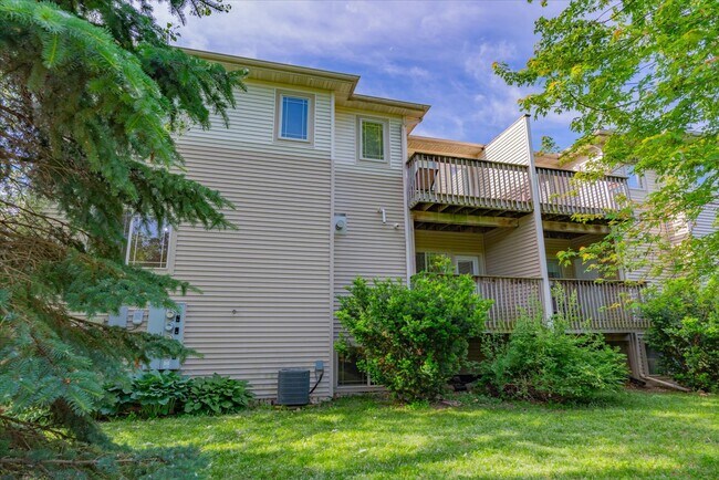 Foto del edificio - 264 Meadowside Dr
