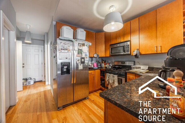 Foto del edificio - 3023 N Oakley Ave