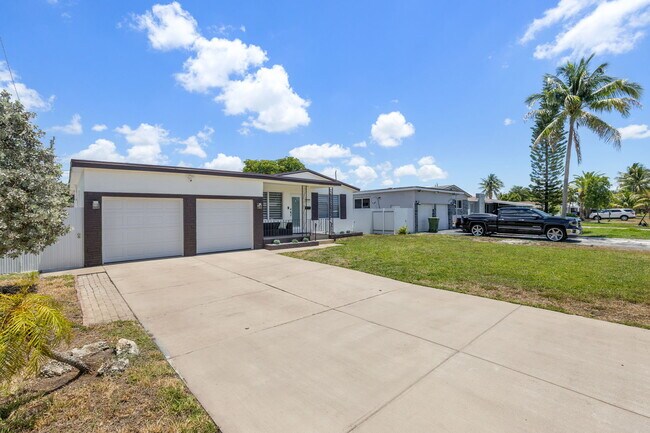 Foto del edificio - 7021 SW 10th Ct