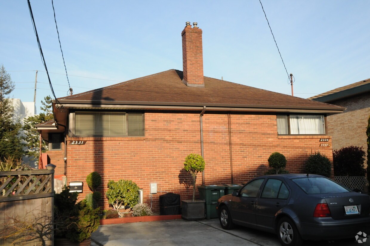 Foto del edificio - 2331 Minor Ave E