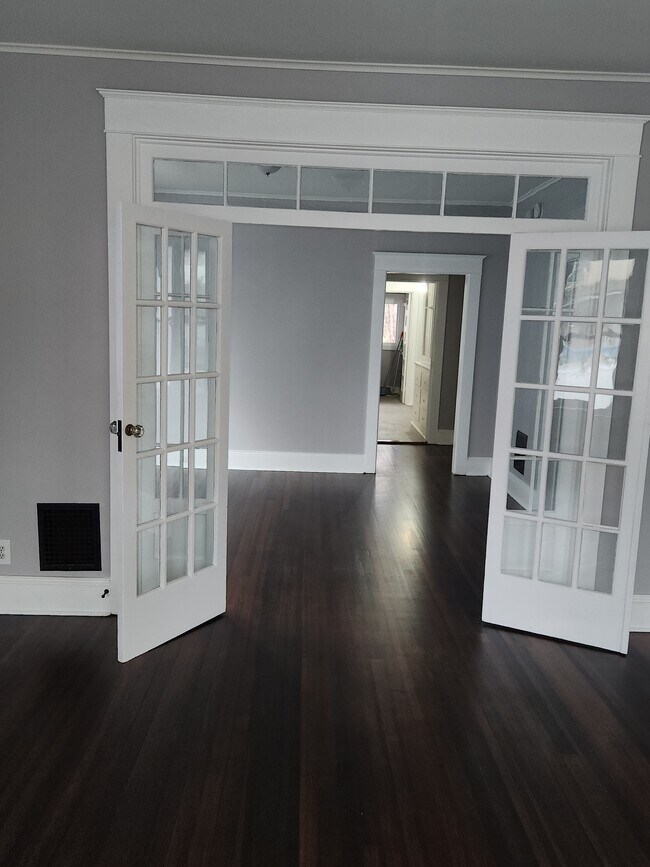 Foto del edificio - 1041 Regent St