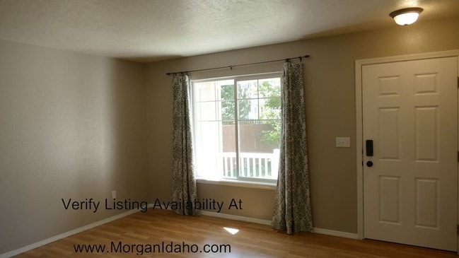 Building Photo - 534 N Moonglow Ave