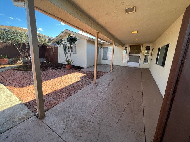 Building Photo - Large Home in Well Established Chula Vista Neighborhood
