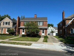 Building Photo - 321 S Pleasant St