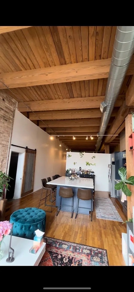 Building Photo - 2544 W North Ave