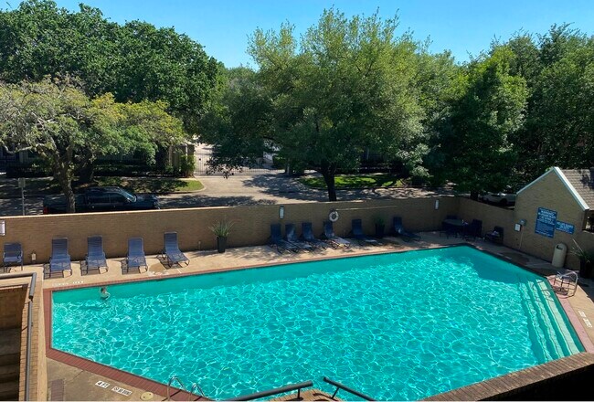 Foto del edificio - 5200 Weslayan St