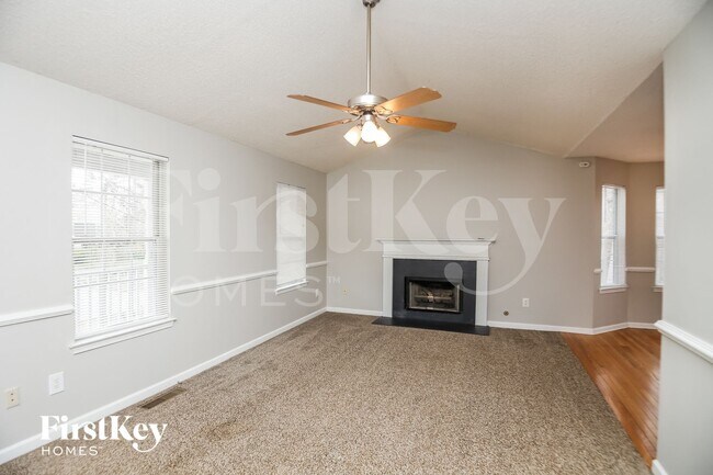 Foto del edificio - 43 Ashwood Dr