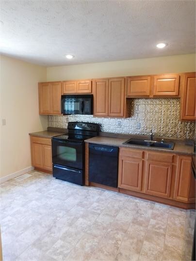 Building Photo - 2054 Lambertson Ln