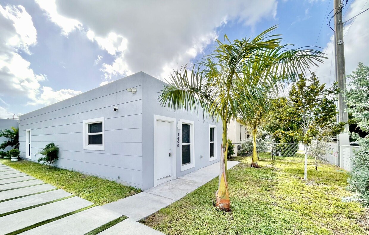Primary Photo - 1489 NW 55th St