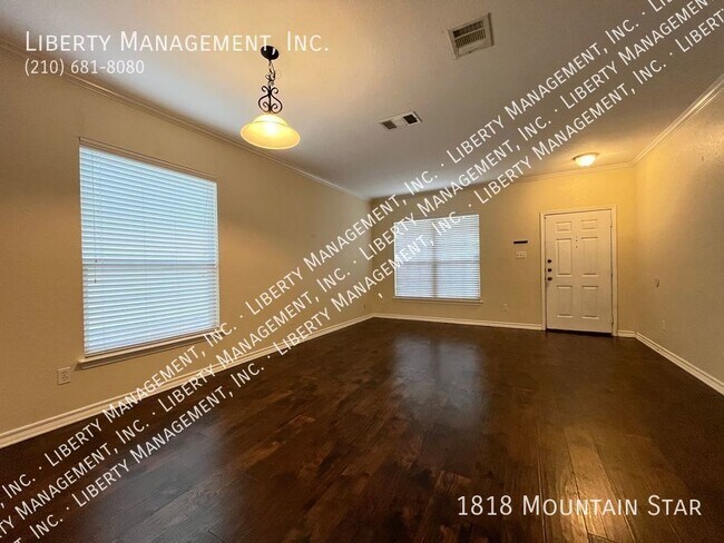 Foto del edificio - Beautiful 4 Bedroom, 2.5 Bath Home