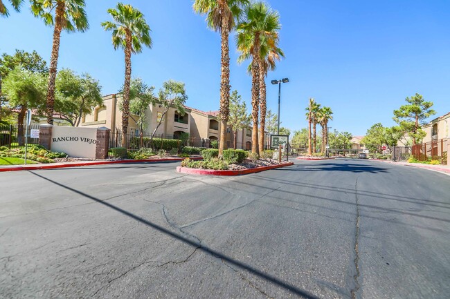 Building Photo - 7885 W Flamingo Rd