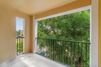 Building Photo - 131 Yacht Club Way