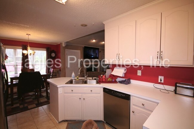 Building Photo - 315 Camden Park Dr