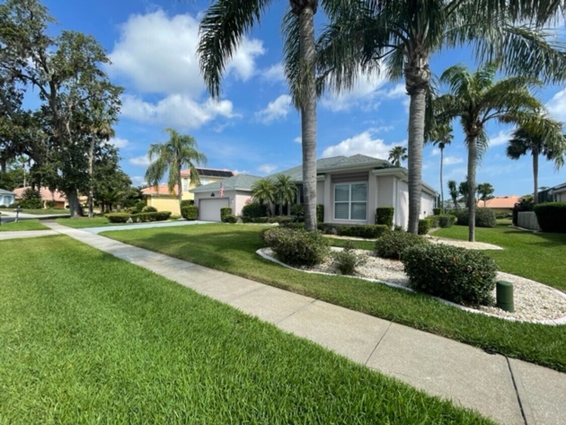 Beautiful 3/3 home with huge screened in p... House Rental in Port