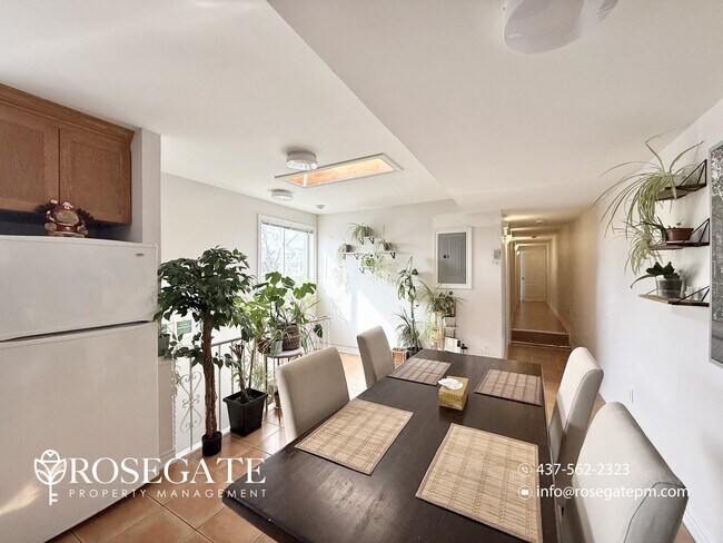 Building Photo - All-Inclusive 3-Bedroom Corner Apartment with Balcony & In-Unit Laundry – Toronto
