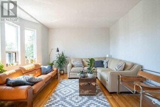 Building Photo - 17 Greenlaw Ave