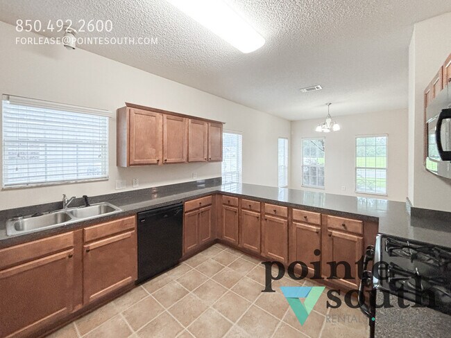 Building Photo - 12953 Churchill Dr