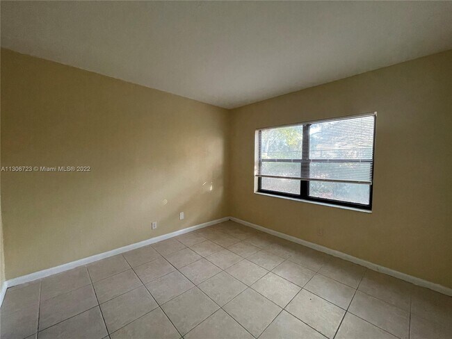 Building Photo - 11624 NW 26th Ct