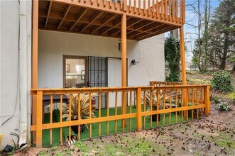 Building Photo - 460 Peyton Rd SW