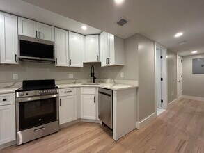 Building Photo - 35 Delle Ave