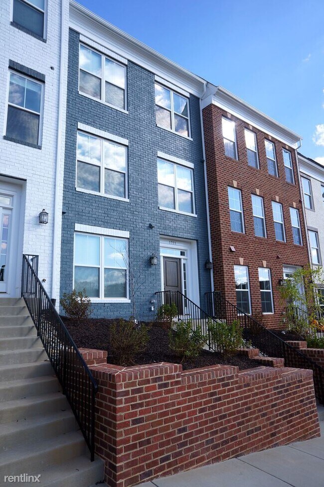 Building Photo - 4 br, 3.5 bath House - 1721 Belvedere Place