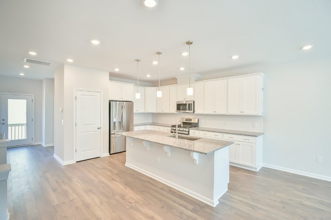 Building Photo - 1087 Manorhaven Dr