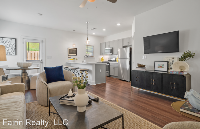 Building Photo - 2 br, 2.5 bath House - 240 Huntley Place