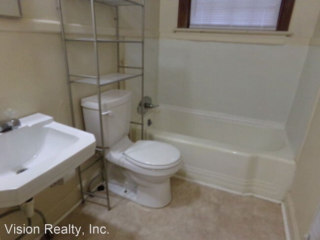 Building Photo - 2 br, 1 bath House - 627 Greenwood Ave