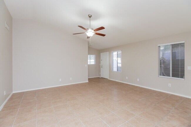 Building Photo - 118 W Tumbleweed Ct