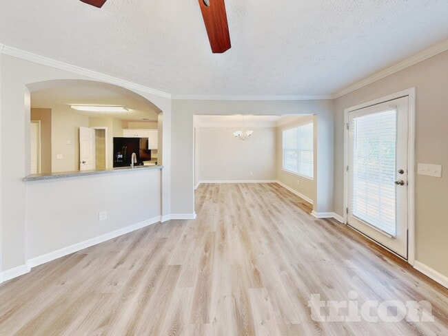 Building Photo - 201 Sandstone Dr