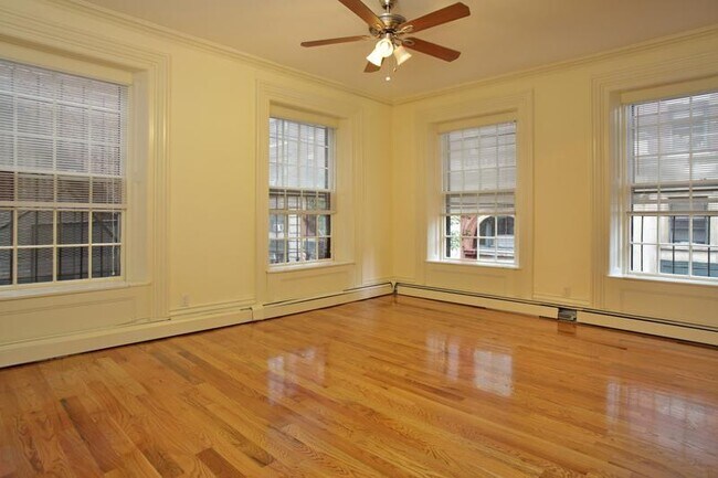 Foto del edificio - 24 Joy St