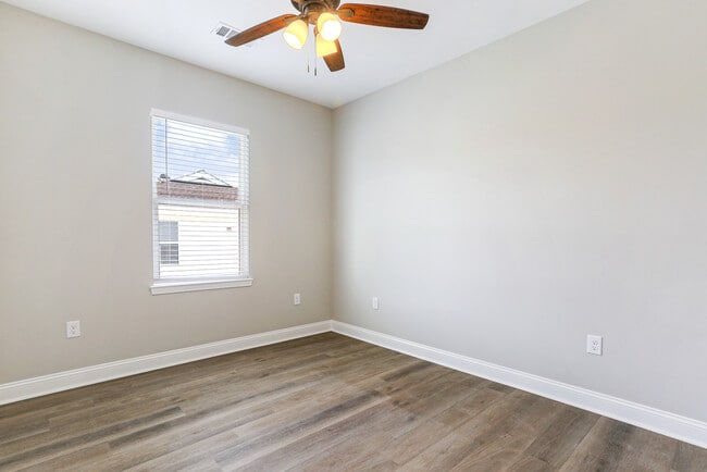 Foto del edificio - 406 Community St
