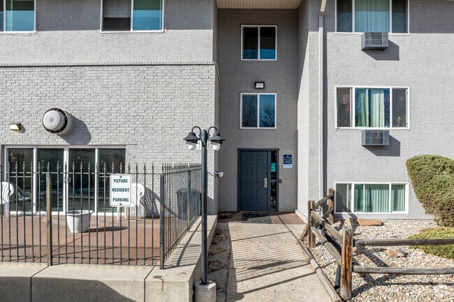 Entrance - Aspen Bluff