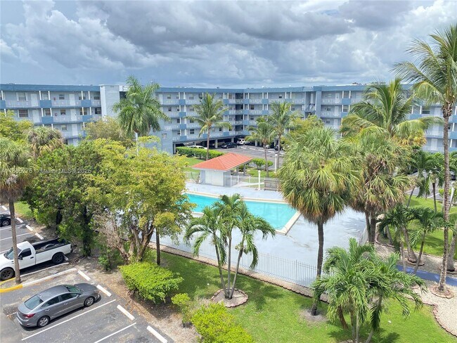Foto del edificio - 1655 W 44th Pl