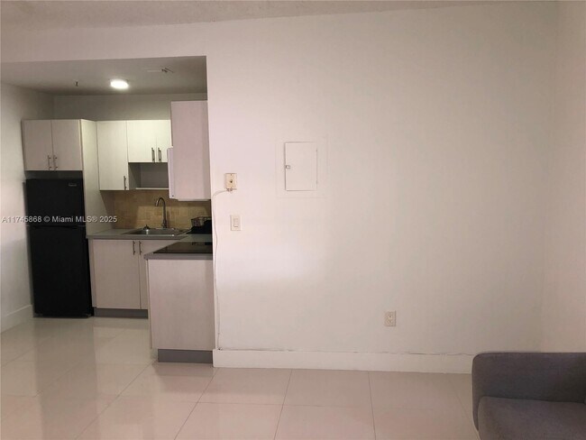 Foto del edificio - 27XX Collins Ave