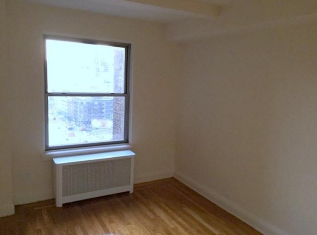 Building Photo - 712 2nd Ave