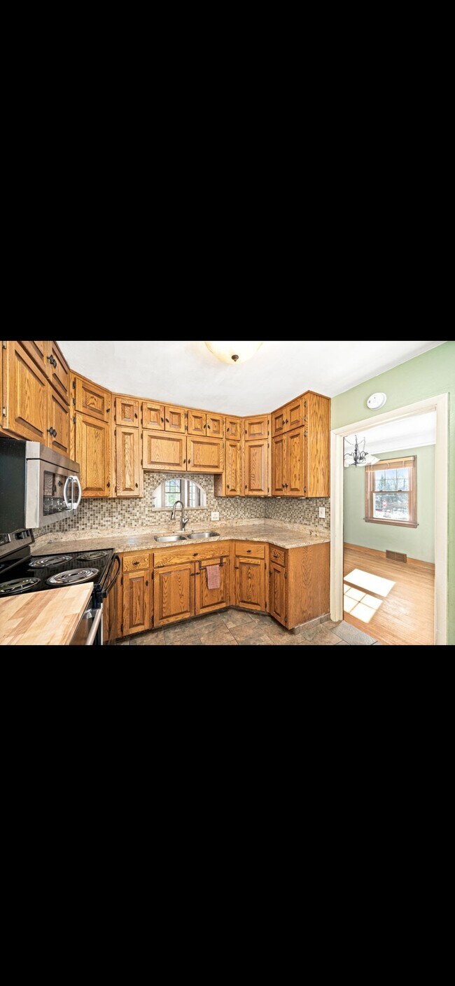 Foto del edificio - 445 E Oxford St