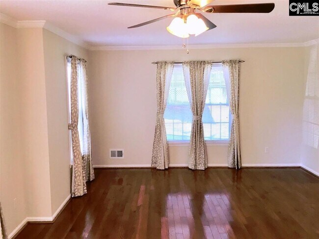 Foto del edificio - 241 Teesdale Ct