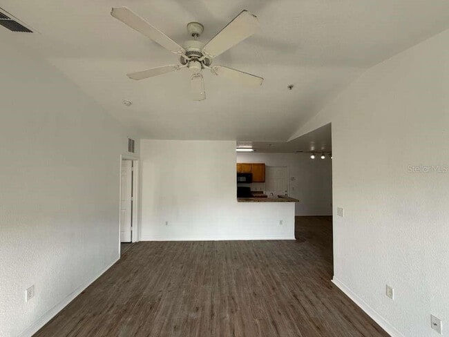 Foto del edificio - 5550 E Michigan St