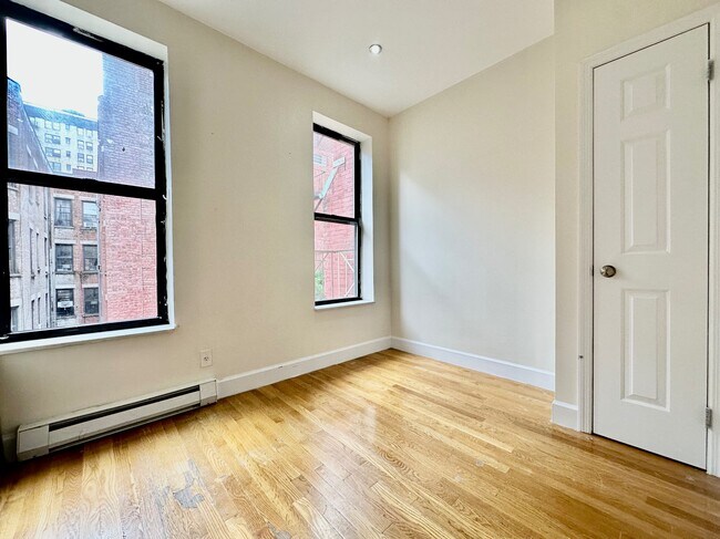 Foto del edificio - 216 W 108th St