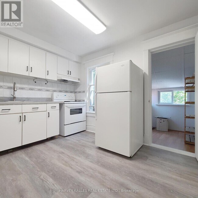 Photo du bâtiment - 1041 Ossington Ave