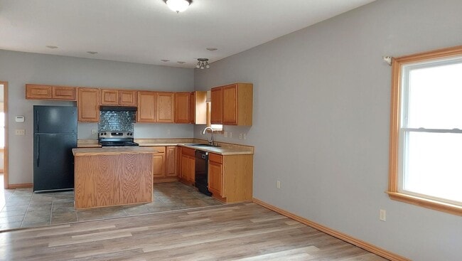 Building Photo - PRE-LEASE!! Beautiful 2 Bedroom/ 1 Bathroom House