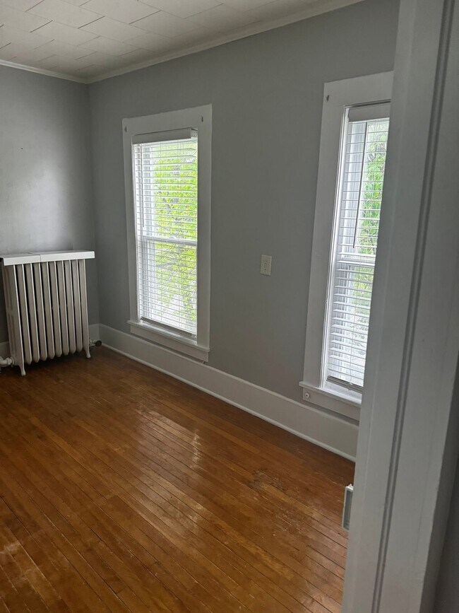 Bedroom - 220 N James St