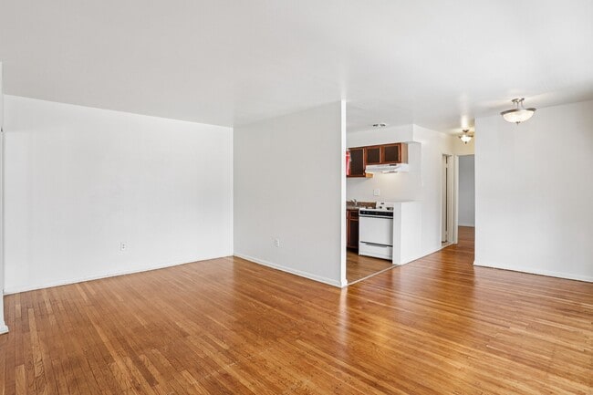 Building Photo - Marshall Square Apartments