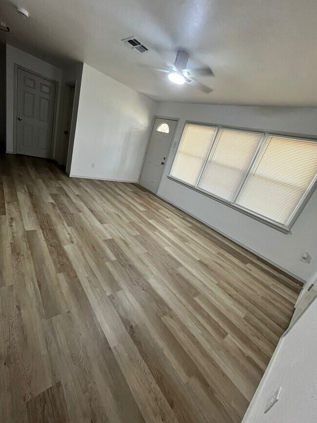 Foto del edificio - 3802 NW Arlington Ave