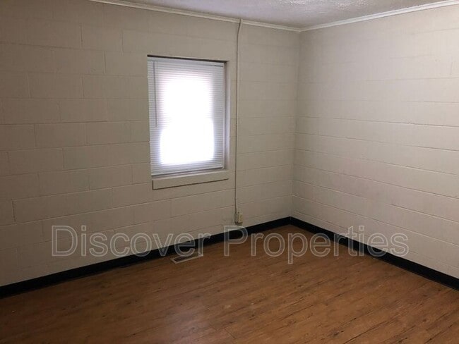 Foto del edificio - 1005 N Pershing Ave