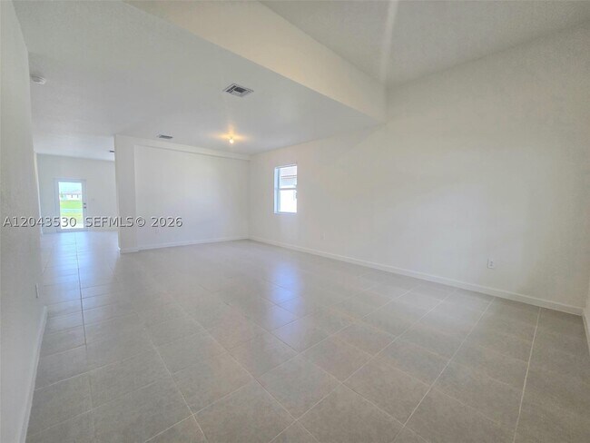 Foto del edificio - 2423 SE 30th Dr