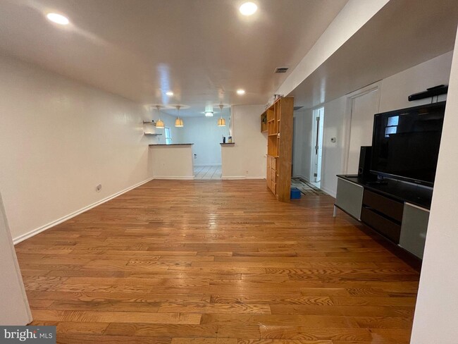 Foto del edificio - 1111 60th Ave
