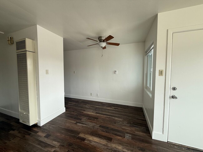 Building Photo - 1 Bedroom, 1 Bath in Midtown Reno!